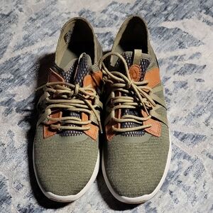 NWT Olukai M12 Hunter/Lava Rock Mio Li Sneakers